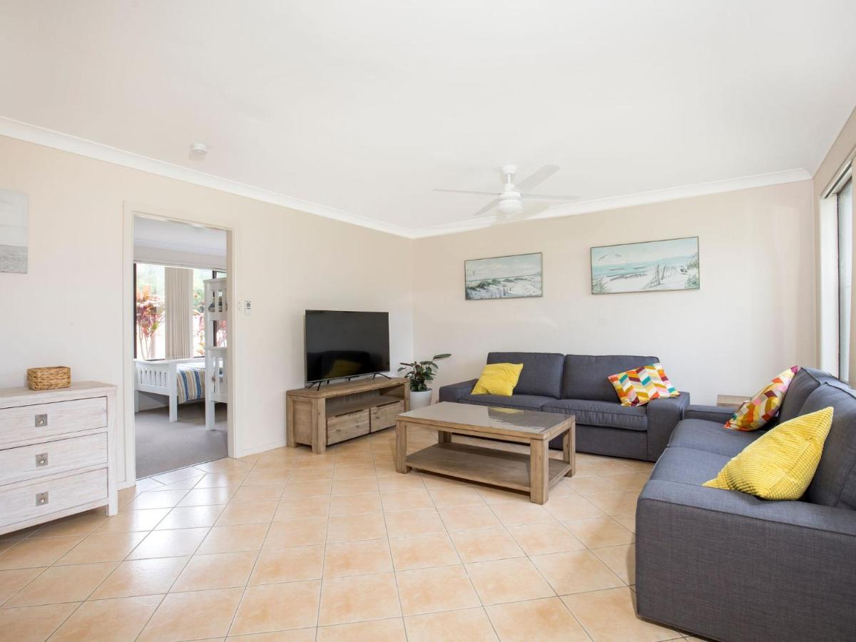 Sunsets Pet Friendly 10 Mins Walk To Beach Villa Culburra Beach Exterior photo